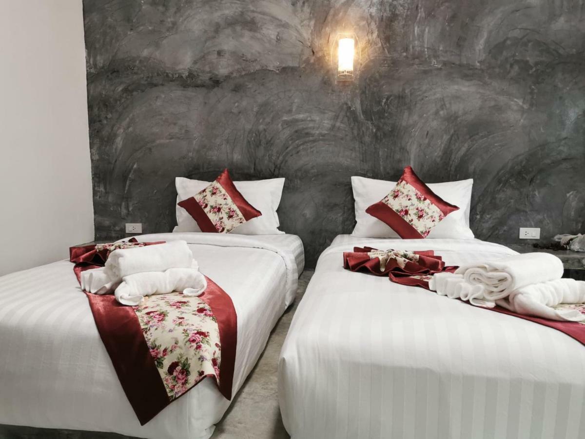 Laila​ Place Hotell Ko Lanta Exteriör bild