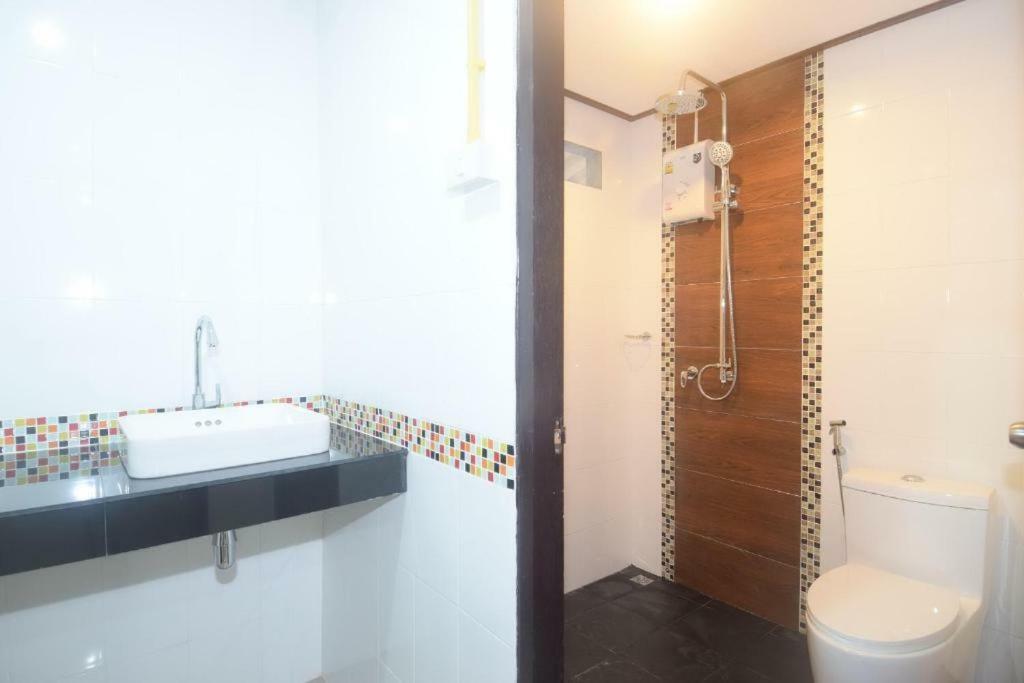 Laila​ Place Hotell Ko Lanta Exteriör bild