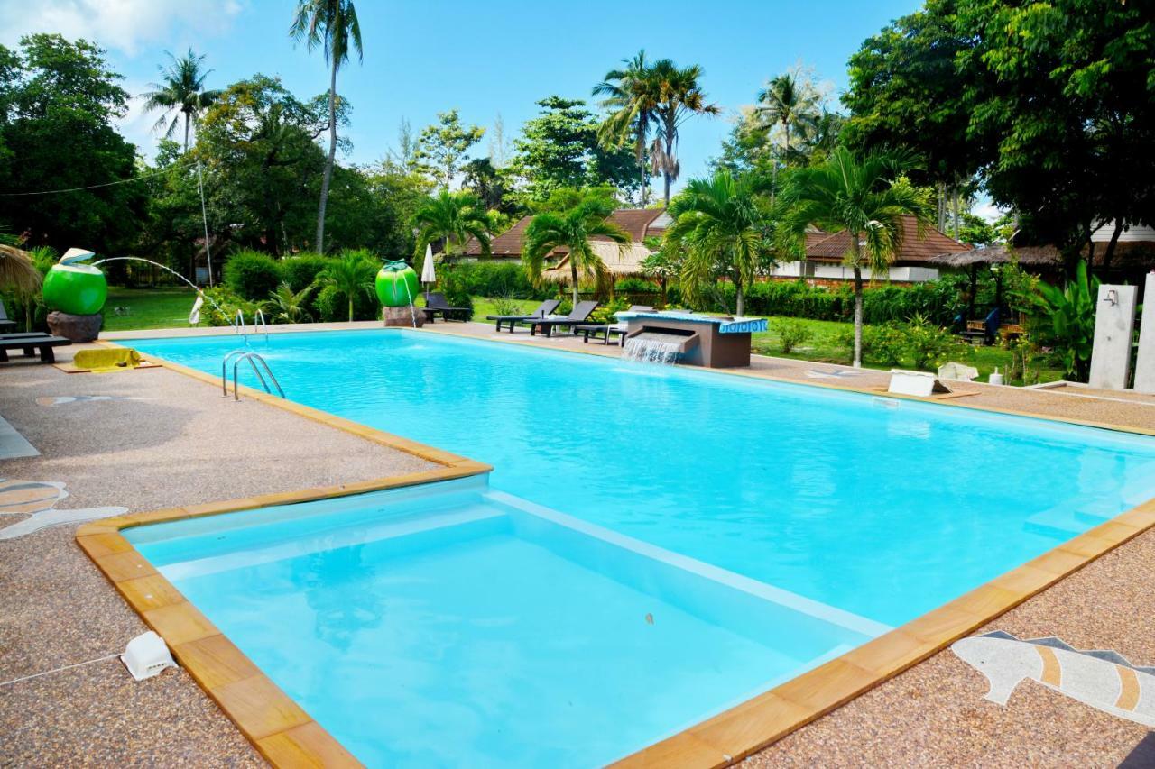 Laila​ Place Hotell Ko Lanta Exteriör bild