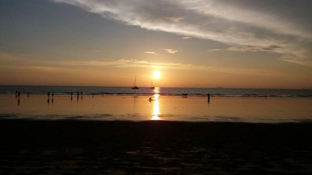 Laila​ Place Hotell Ko Lanta Exteriör bild